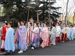 国潮文化传播形象大使竞技赛 南阳农业职业学院 汉服秀校园行